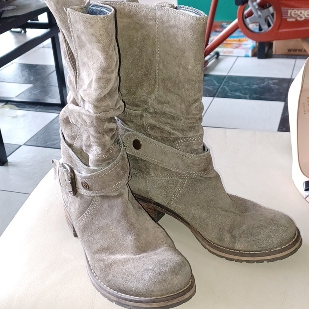 Clarks Majorca Villa boots size 6 taupe slouch